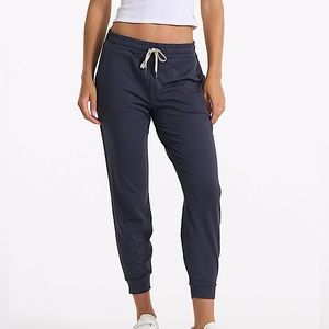 Vuori performance joggers